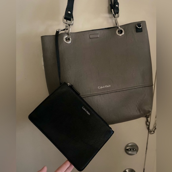 Gray Calvin Klein purse with black wristlet - Picture 8 of 8